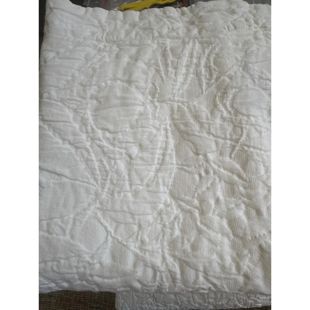 Pottery Barn White Floral Quilted Full Queen Quilt Set 2 Euro 2 Standard Shams